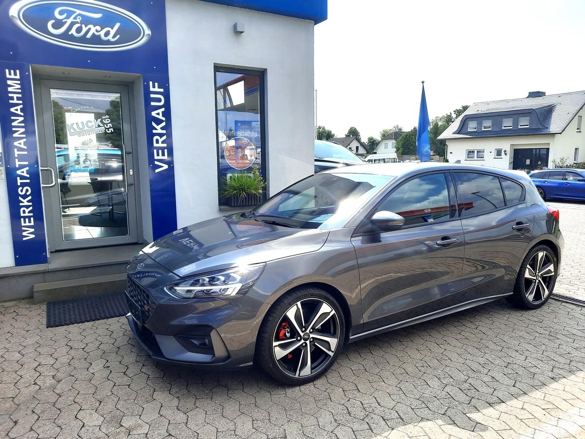 Ford Focus ST 2.3 EcoBoost 280 PS Limousine