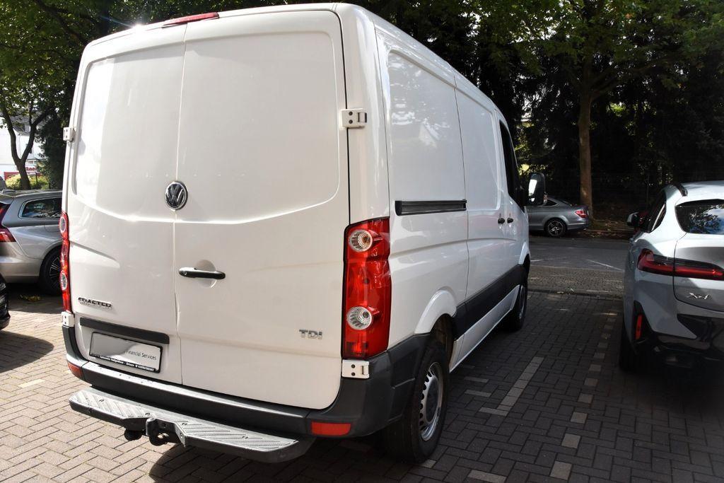 VW Crafter Kasten 30 Kurz  Laderaum Holz AHK